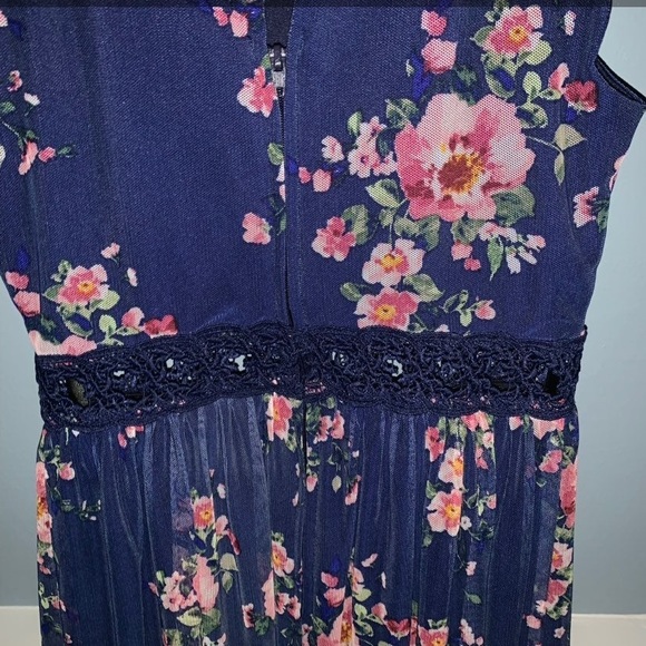 Floral Cutout Formal Dress - Picture 5 of 5